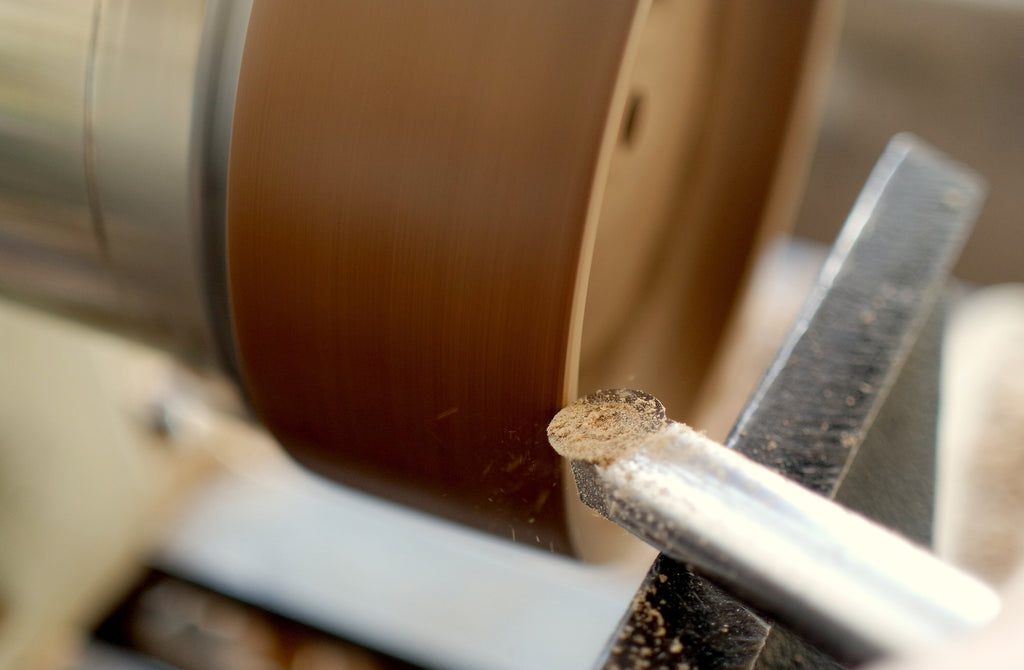 Masif Ceviz Masa Saati | El Yapımı Huş İbreli & Sessiz Mekanizma | 12cm