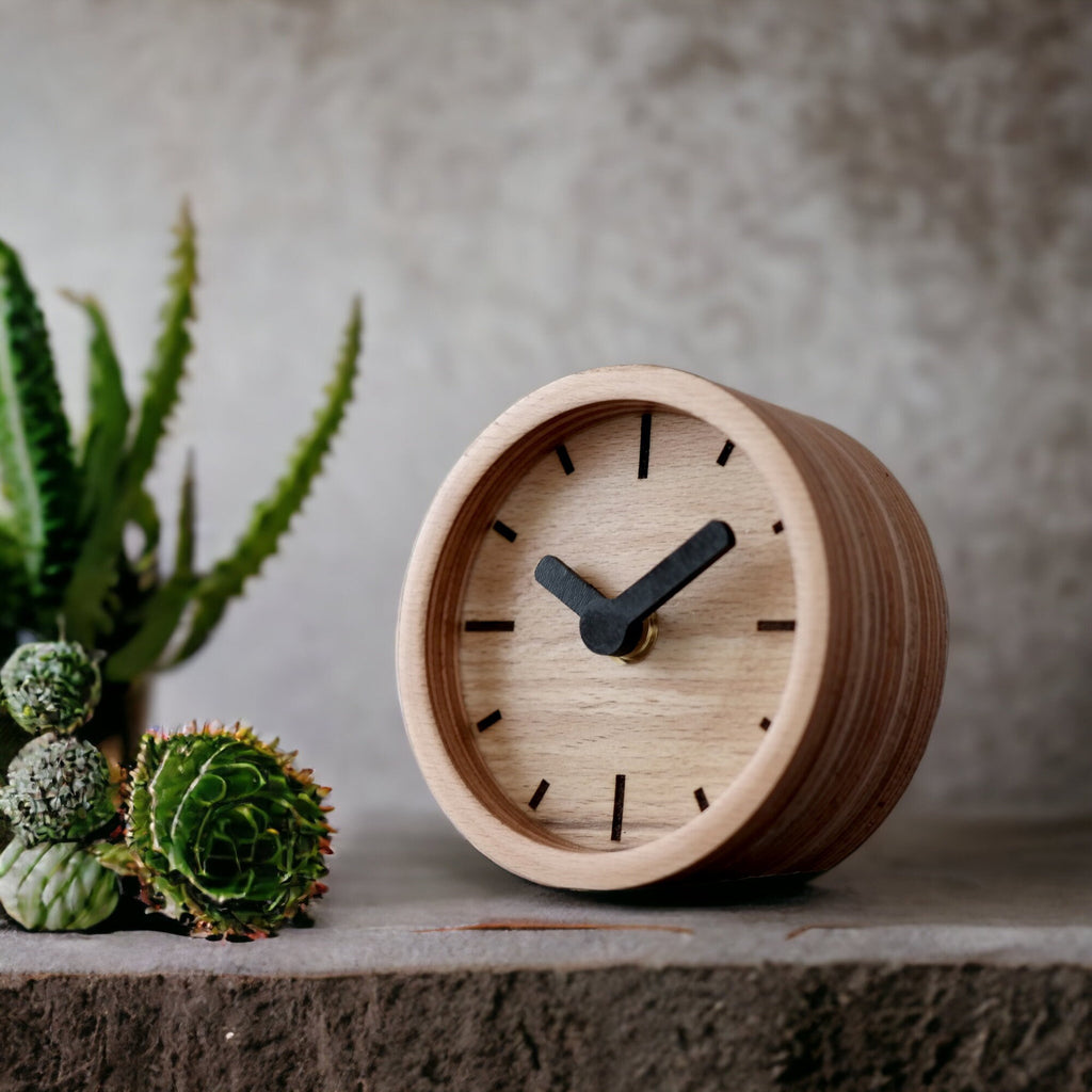 İskandinav Tarzı Kayın Kontrplak Masa Saati | Minimalist & Sessiz Mekanizma