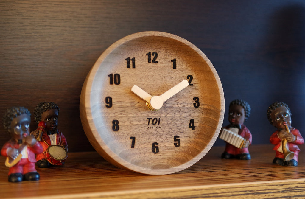 Masif Ceviz Masa Saati | El Yapımı Huş İbreli & Sessiz Mekanizma | 12cm