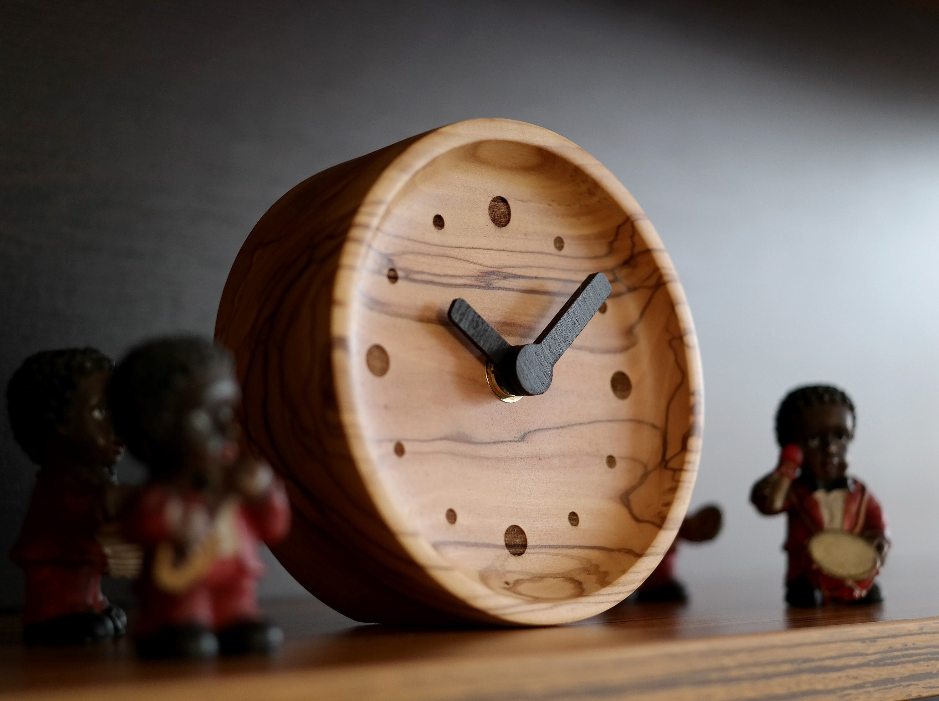 oğal Zeytin Ağacı Masa Saati - El Yapımı & Sessiz Mekanizma - Minimalist Ahşap Dekor