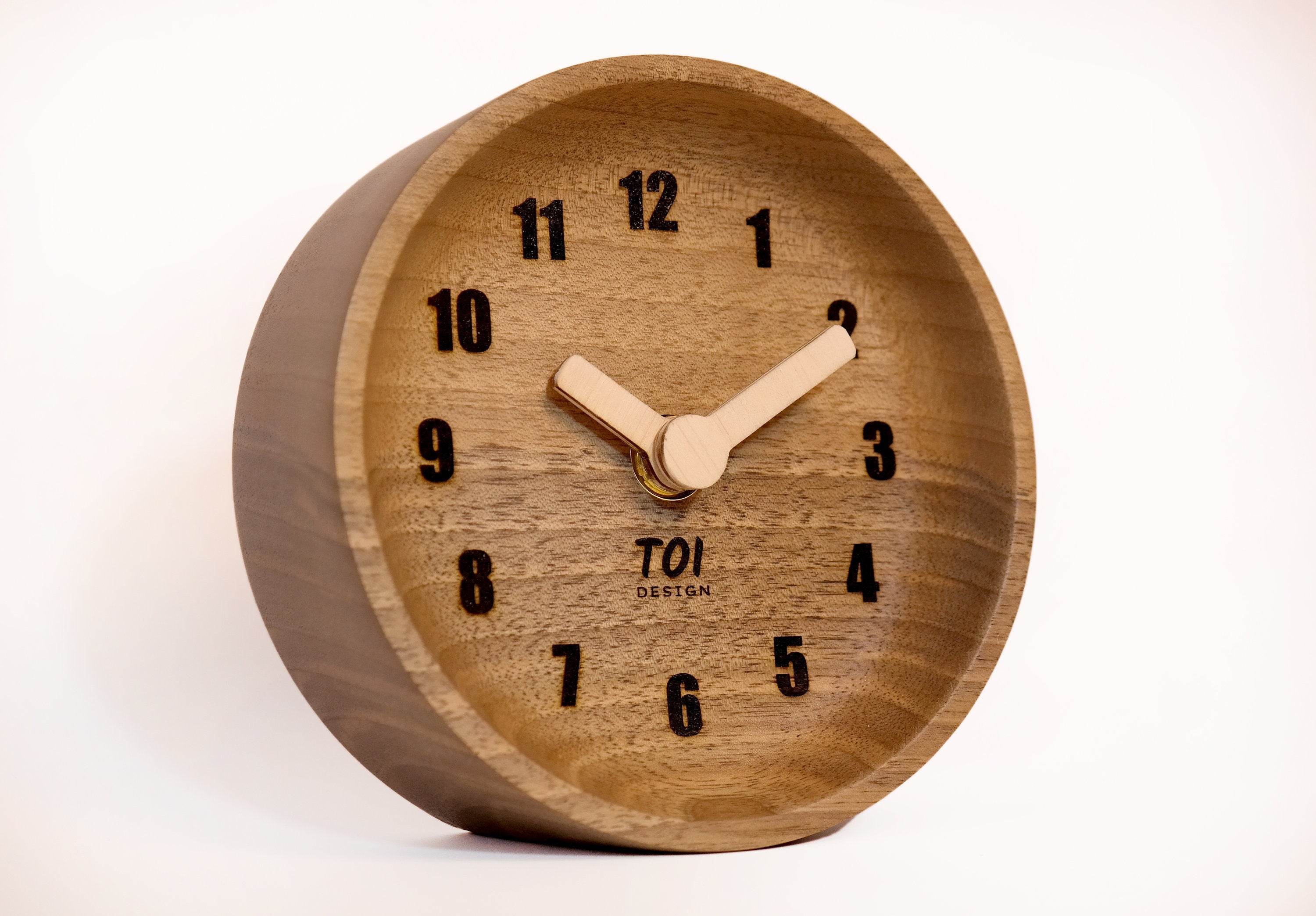 Masif Ceviz Masa Saati | El Yapımı Huş İbreli & Sessiz Mekanizma | 12cm