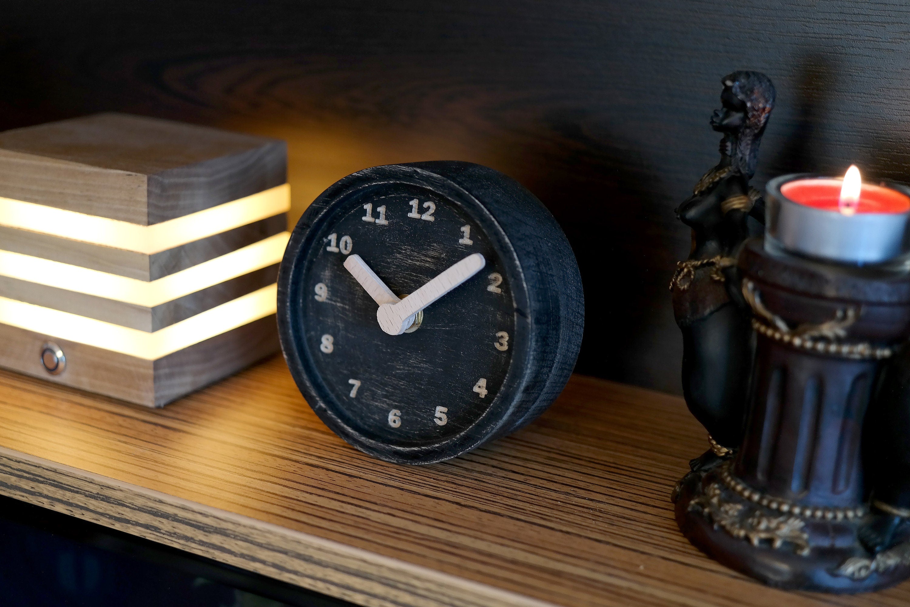 Eskitme Masif Çam Masa Saati | Antika Görünümlü & Sessiz Mekanizma