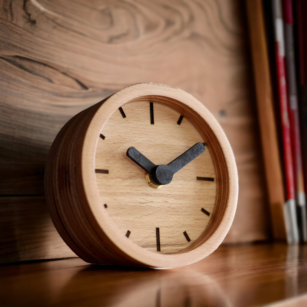 İskandinav Tarzı Kayın Kontrplak Masa Saati | Minimalist & Sessiz Mekanizma