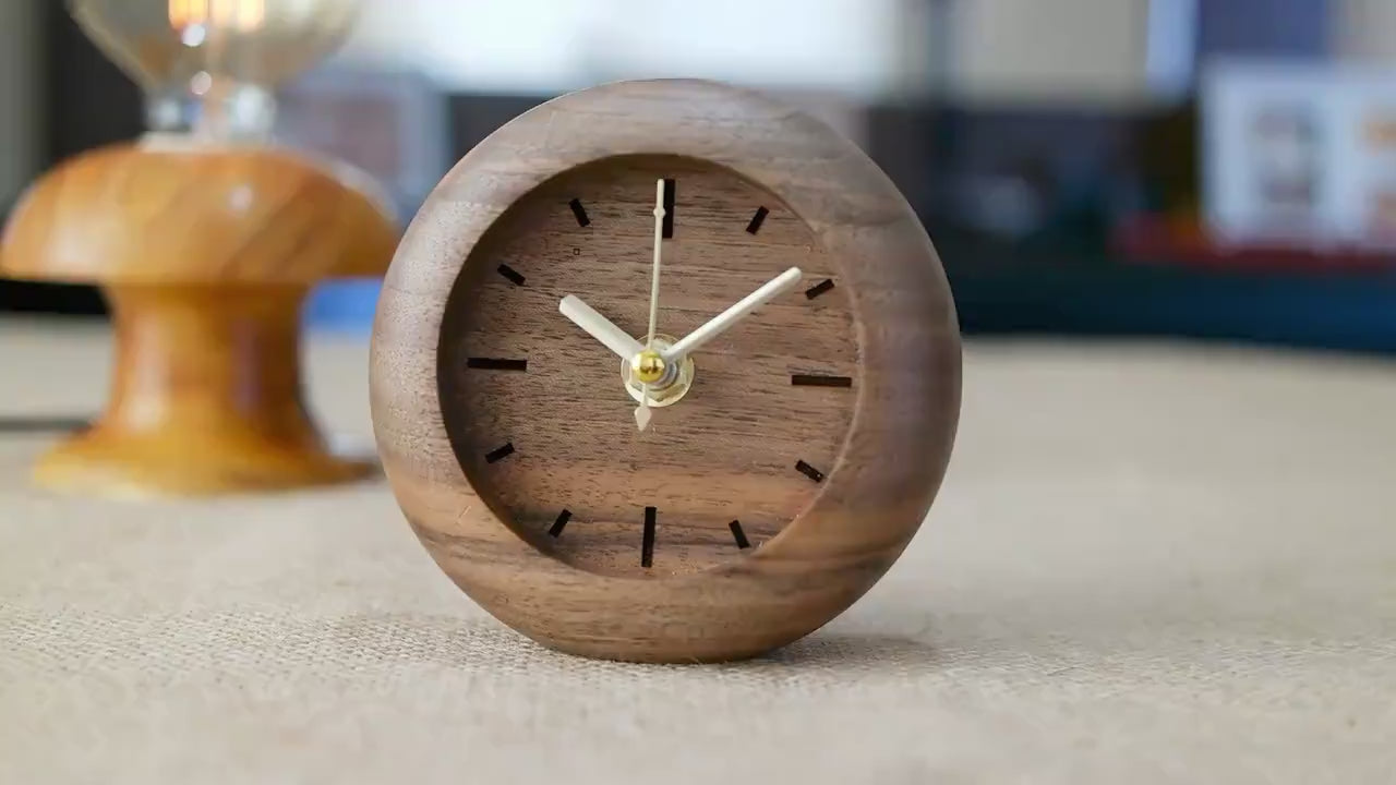 Exquisite Handcrafted Walnut Clock - Timeless Elegance for Your Home Decor